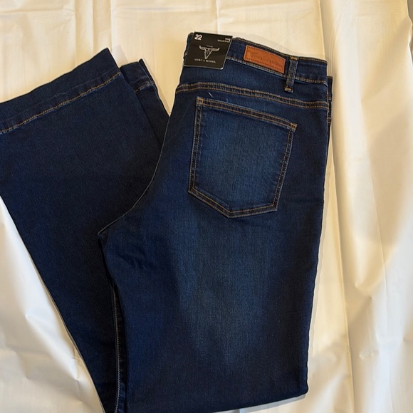 LUCKY &BLESSED - Picture 3 of 7